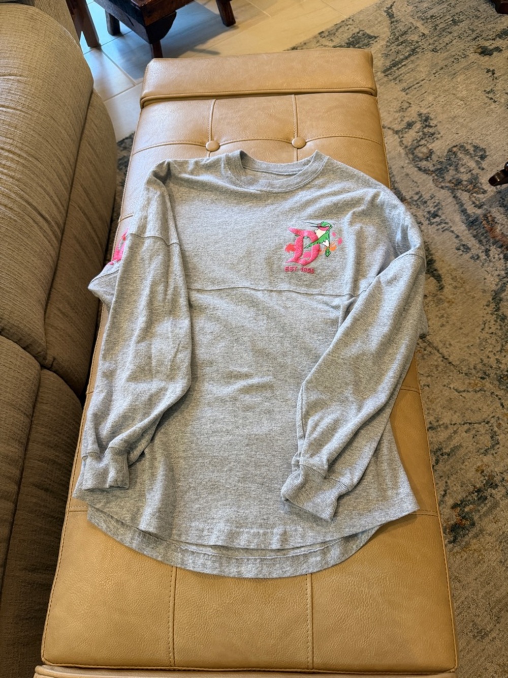Disney Pocahontas gray long sleeve jersey size extra small - Picture 2 of 8